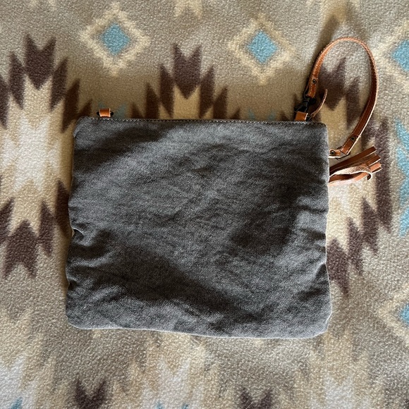 Myra wrislet - Picture 2 of 3